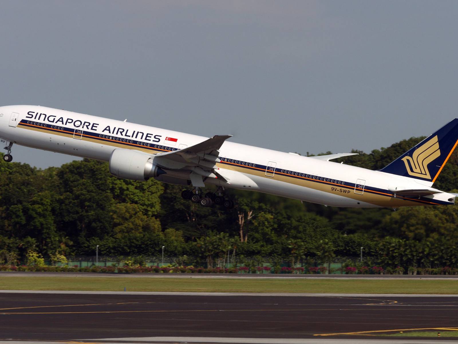 Four Of Singapore Airlines' Boeing 777-300ERs Removed From Service