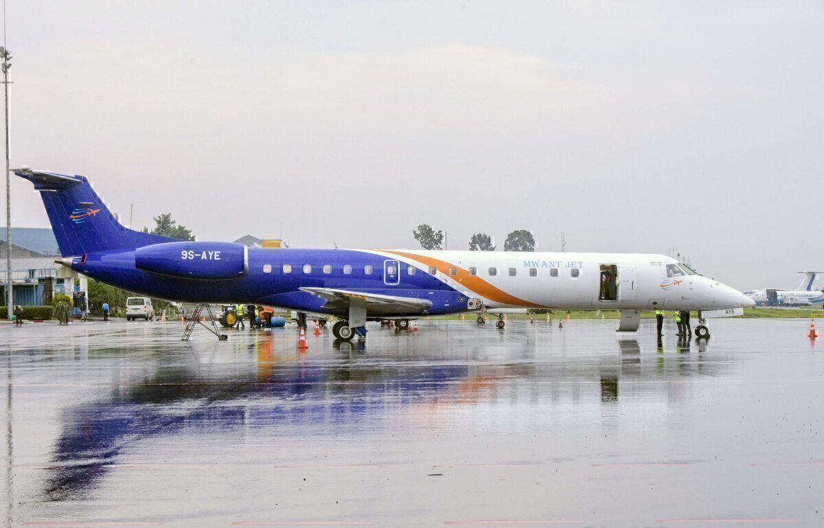 Embraer E145 Windscreen Smashed By Bird Strike In Kinshasa