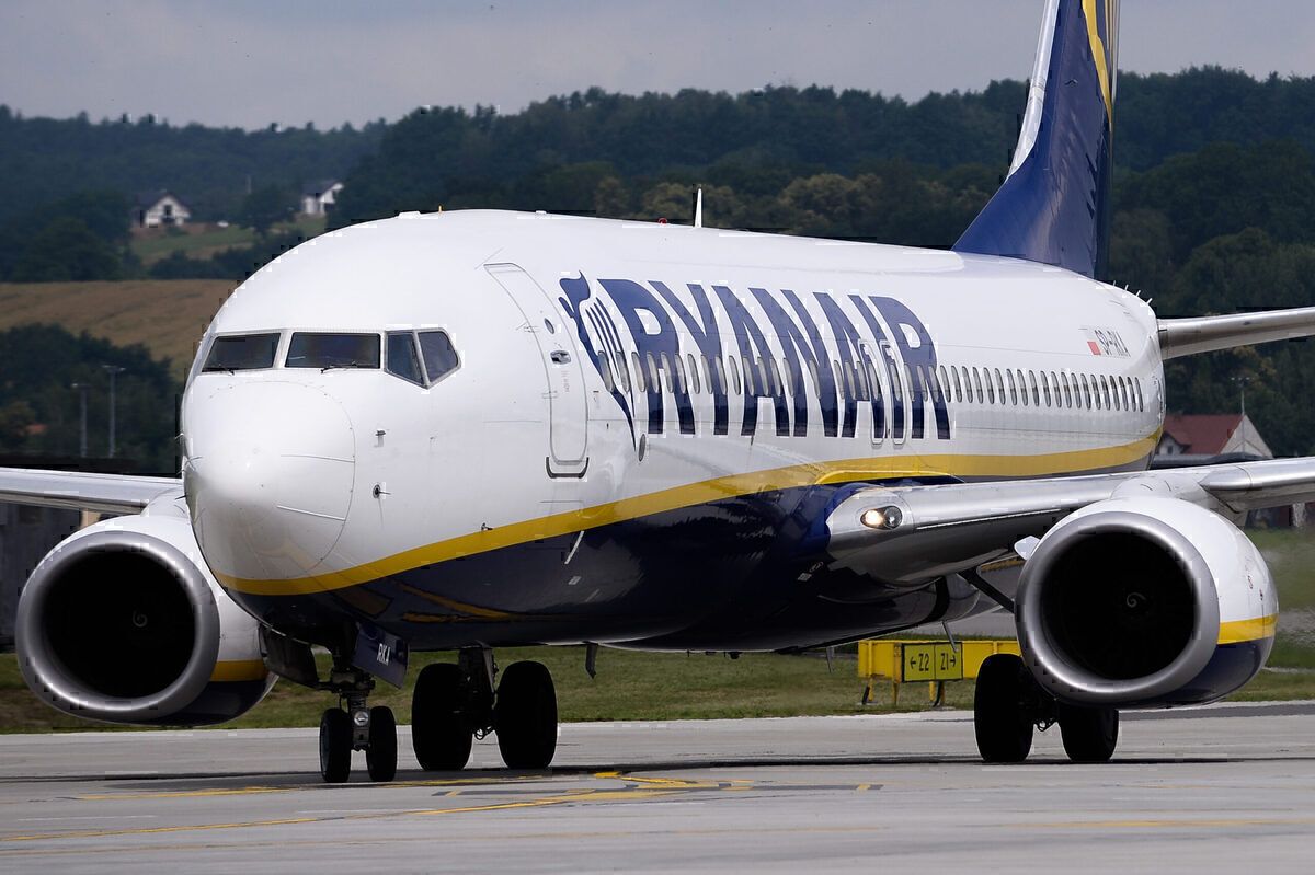 Ukrainian Ambassador Blasts Ryanair Over Ukraine Repatriation Flight Costs