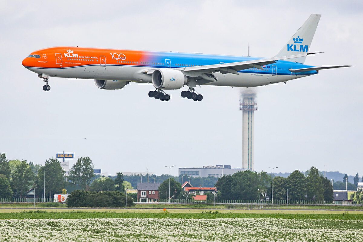 KLM's 'Orange Pride' 777 Finally Returns Home After 1.5 Months In