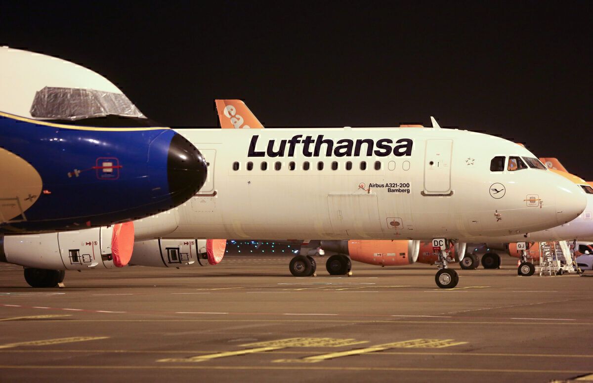 Lufthansa Follows BA By Ditching Free Food In Short-Haul Economy