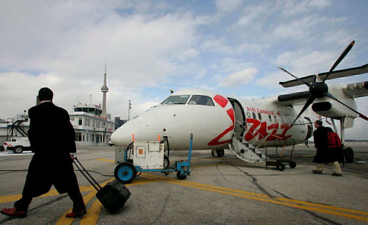 An Air Canada Jazz Dash 8 Took Off Without Receiving Clearance