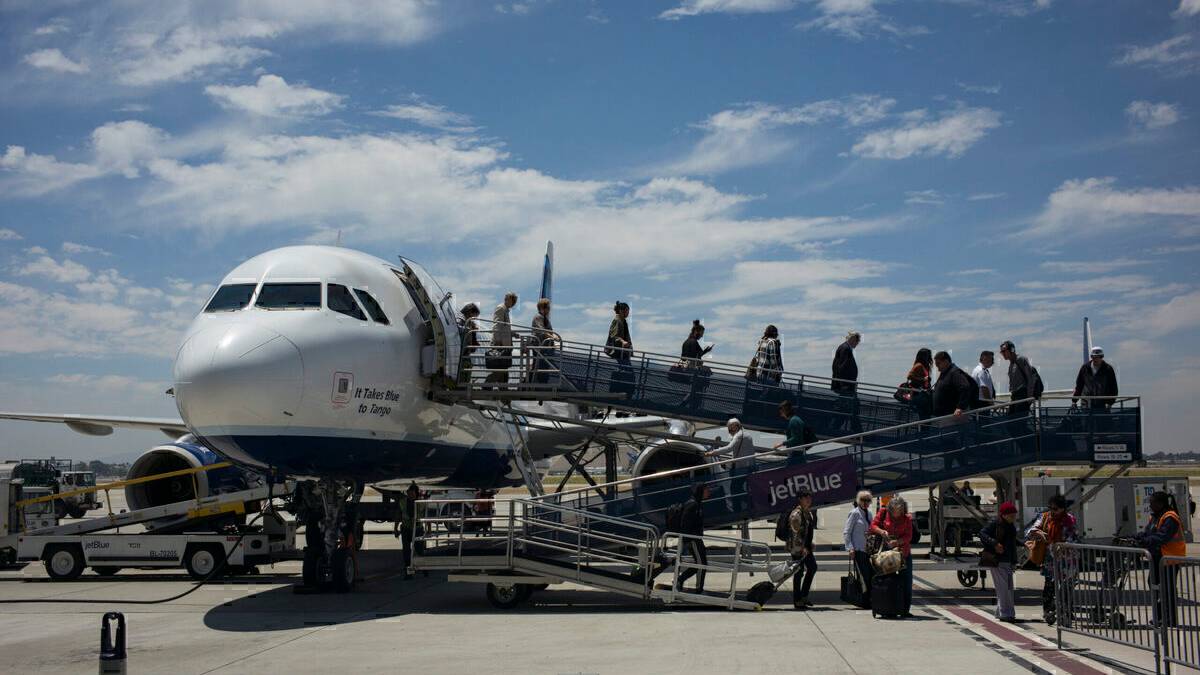 Thanksgiving Prompts Surge In US Air Passengers