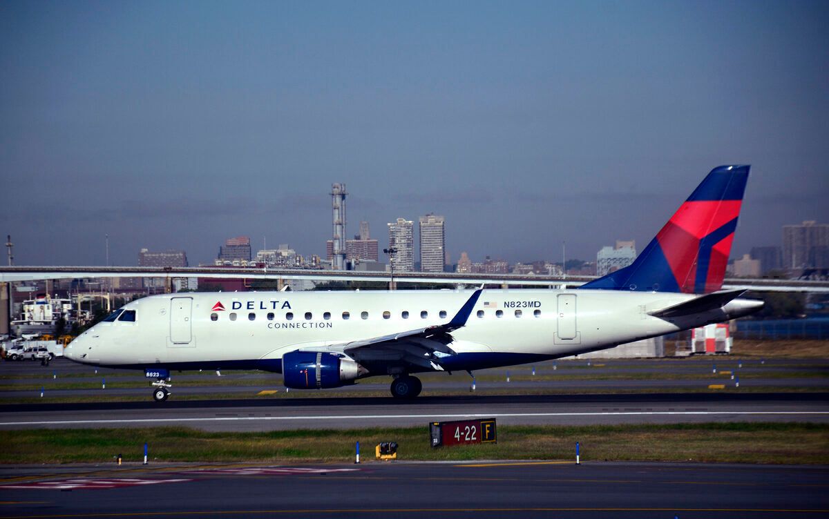 Republic Airways E170 Diverts Over Loss Of Cabin Pressure
