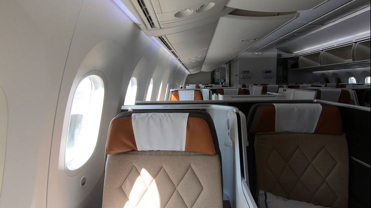 Flight Review: Oman Air 787-9 Business Class: Jakarta-Muscat-London