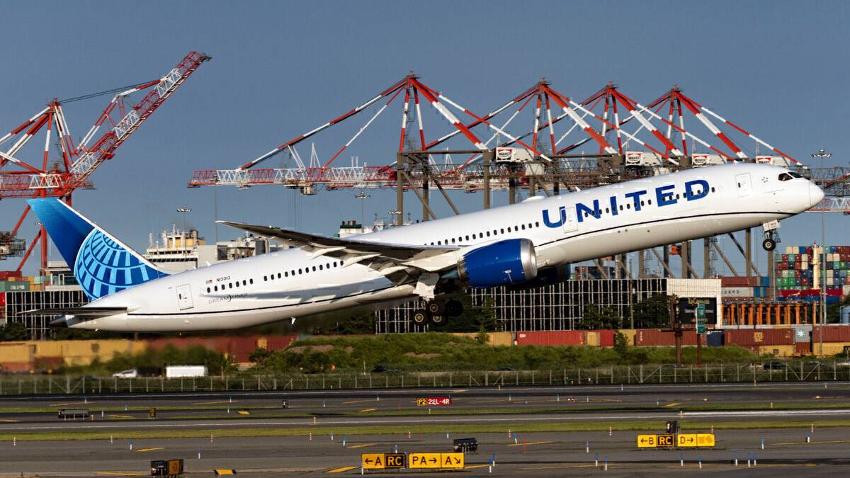 First Passengers Use United's Transatlantic COVID Testing Scheme