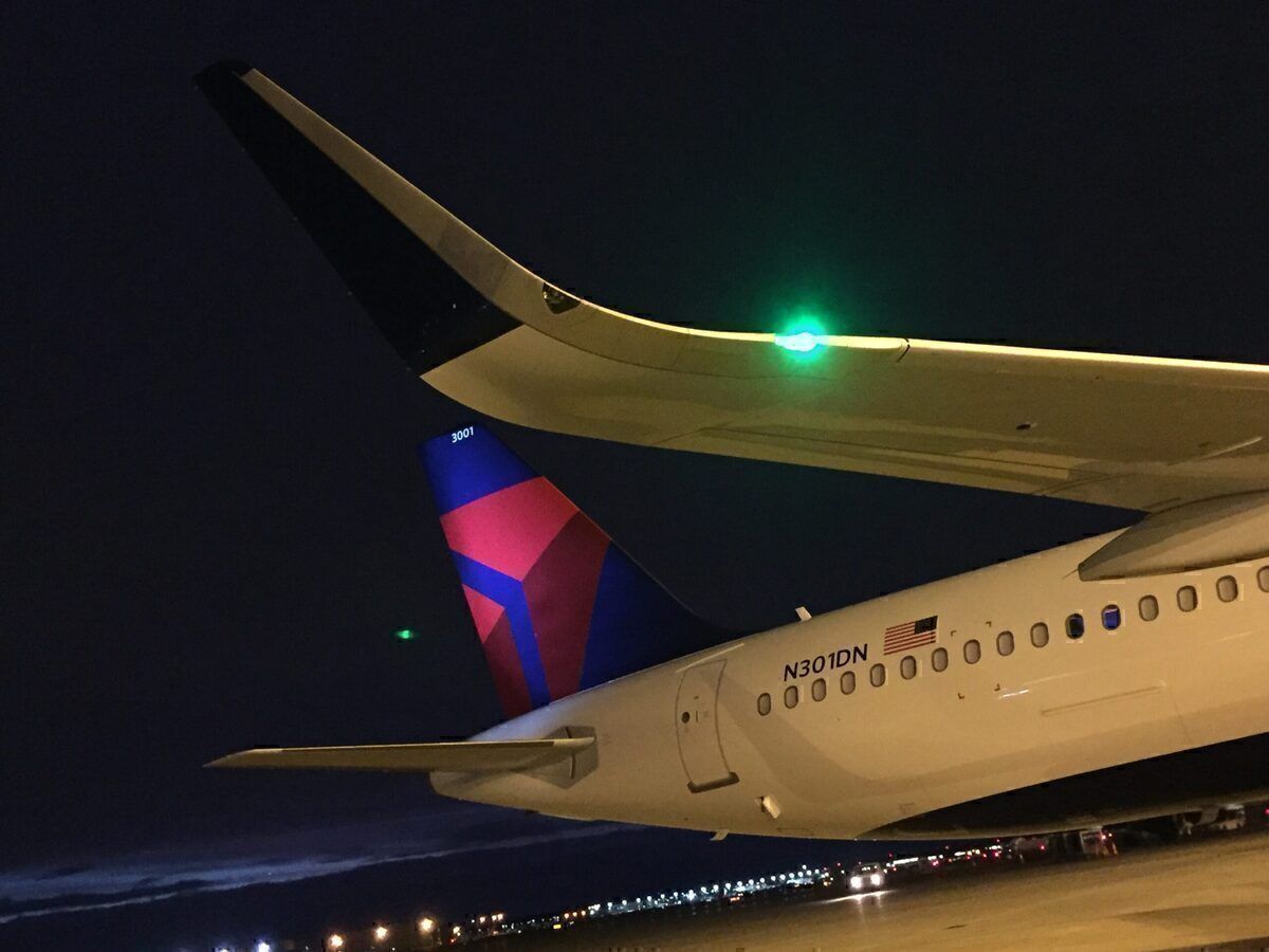 Delta Pilots Union Blames Thanksgiving Chaos On COVID-19