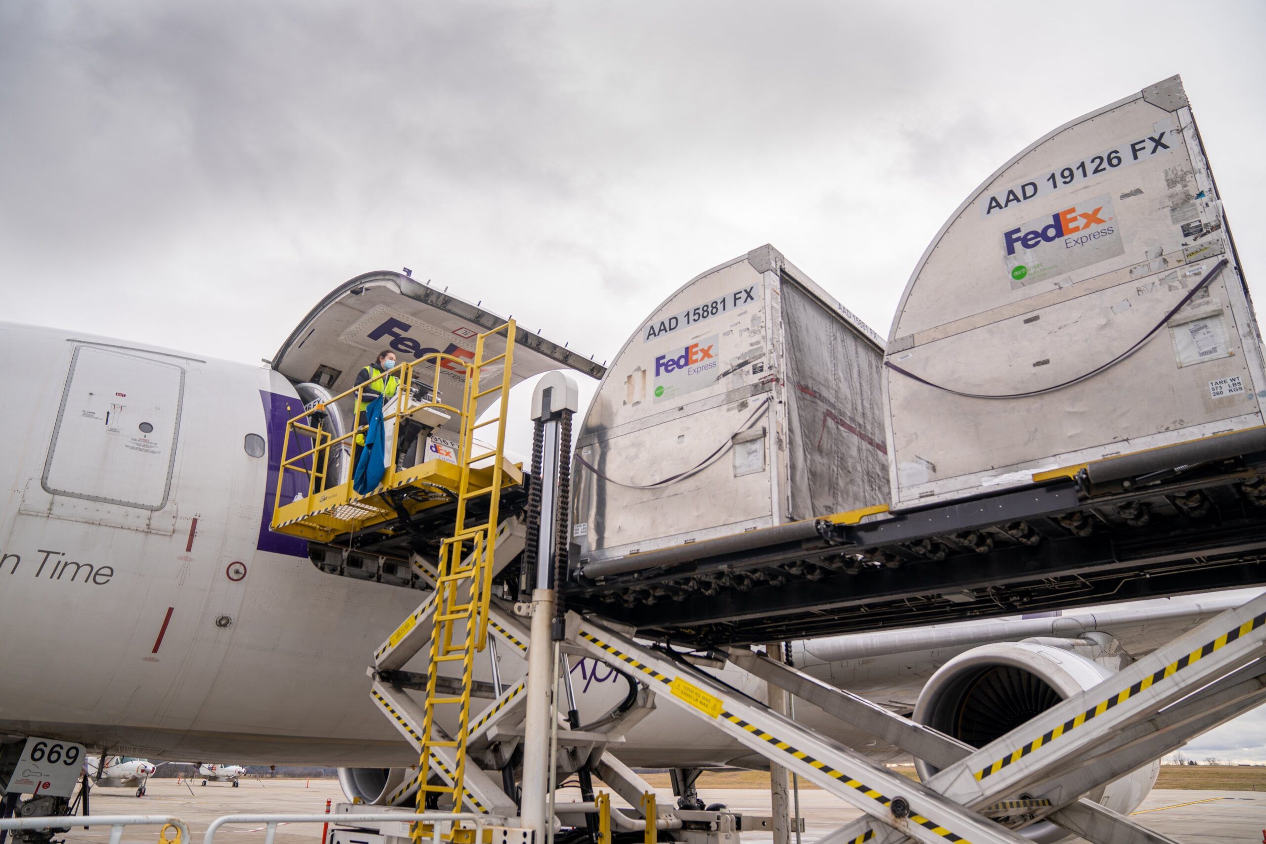 First Domestic COVID-19 Vaccine Shipment Leaves Michigan On FedEx