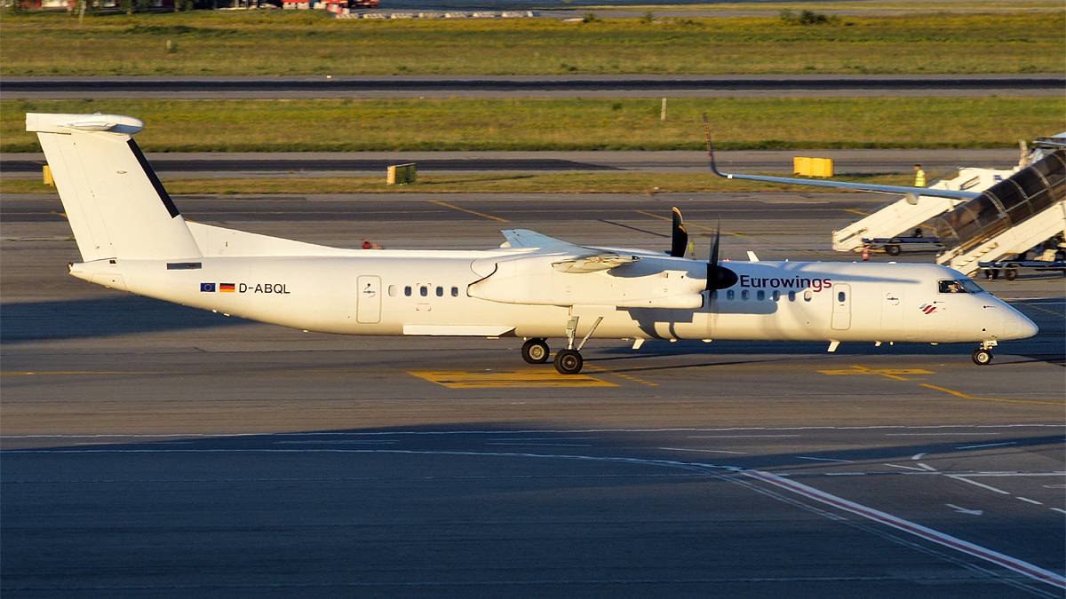 Papua New Guinea's Link PNG Takes New Dash 8-400