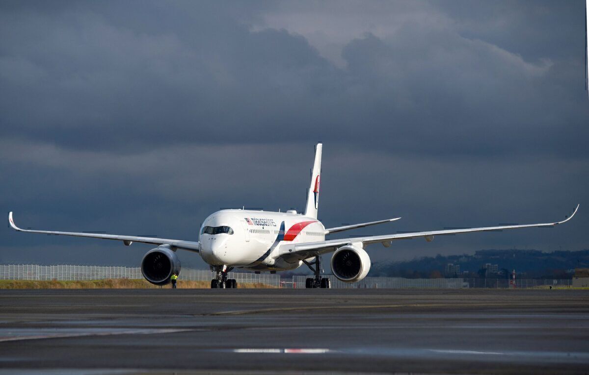 Why Some Airlines Lease Aircraft While Others Buy Them Outright