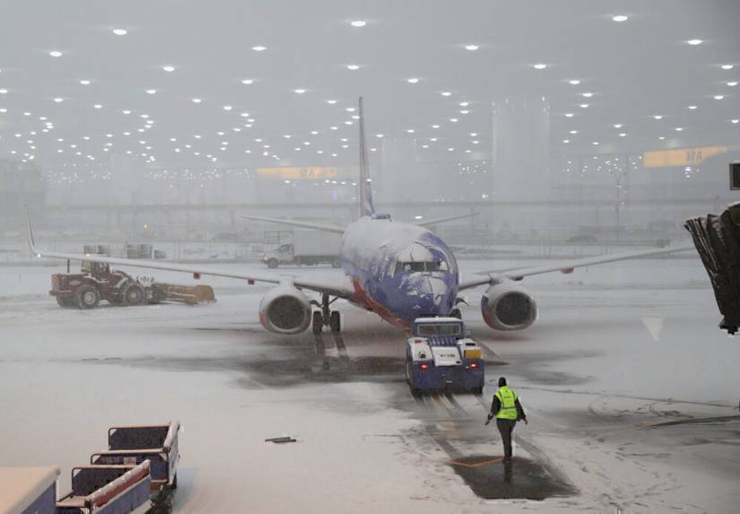 Thousands of New York Area Flights Canceled Ahead Of Snow Storm