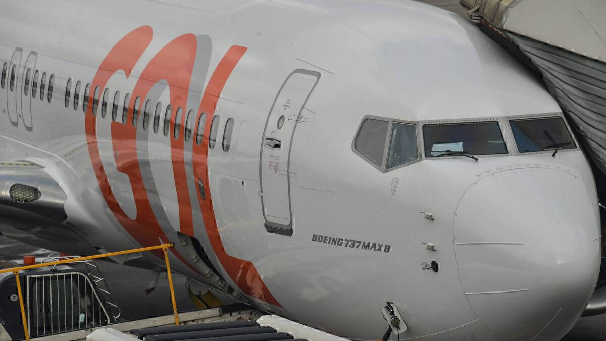 Wow: GOL Passenger Detained After Setting Fire To Papers Mid Flight