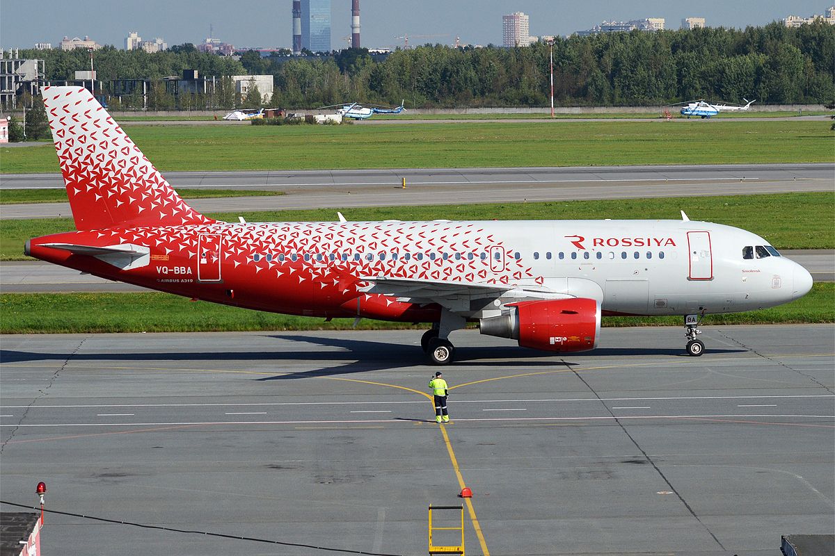 Rossiya Airbus A319 Returns To Airport Over Door Open Indication