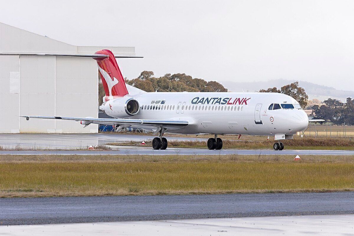 Why A Loose Insulation Blanket Caused A Qantas Fokker To Descend Rapidly