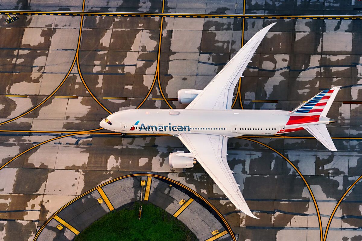 American Airlines Suspends Alcohol On Flights To Washington DC
