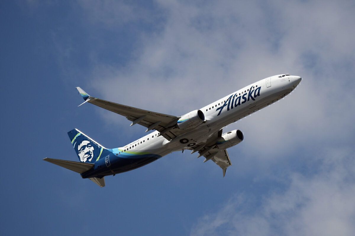 Alaska Airlines Is Thankful It Does Not Have Any Lie-Flat Seats