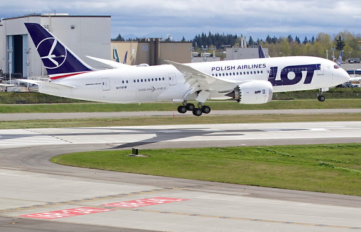 LOT Polish Looks To Boost Tourism With 787 Dreamliner Charters