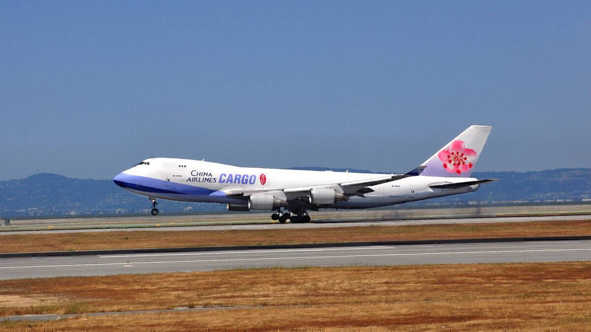China Airlines Investigates As Pilot Leaves Quarantine To Play Golf