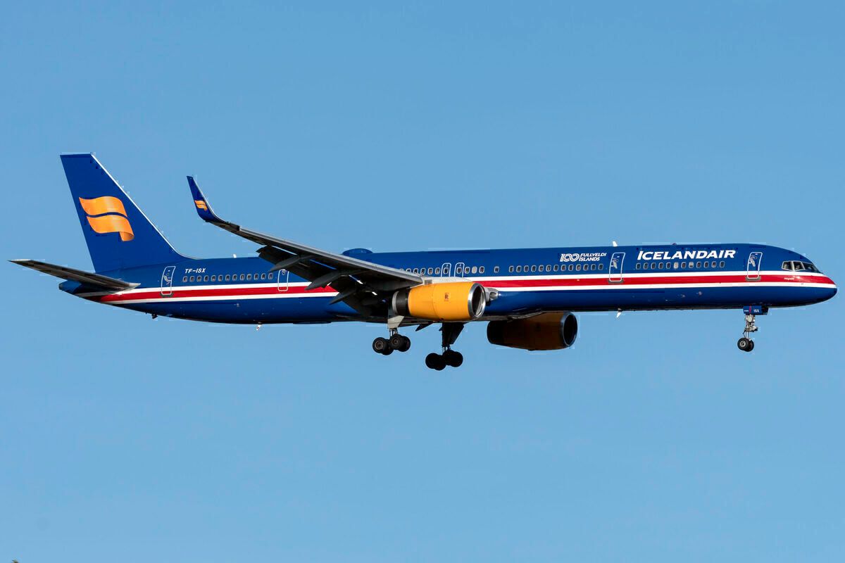 Did Boeing Make The 757-300 Too Long?