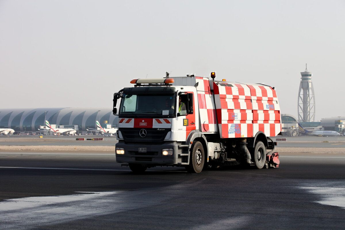 How Rubber Is Removed From Runways