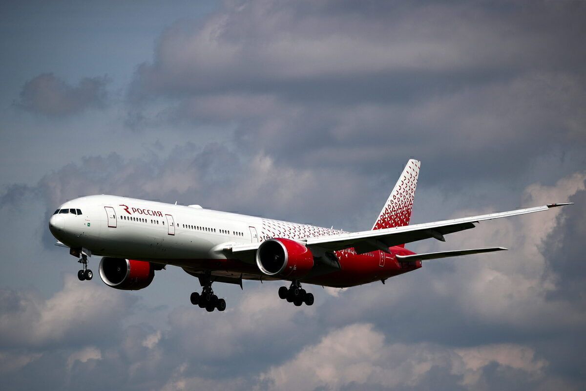 Rossiya Boeing 777 Experiences Engine Issues Landing In Moscow
