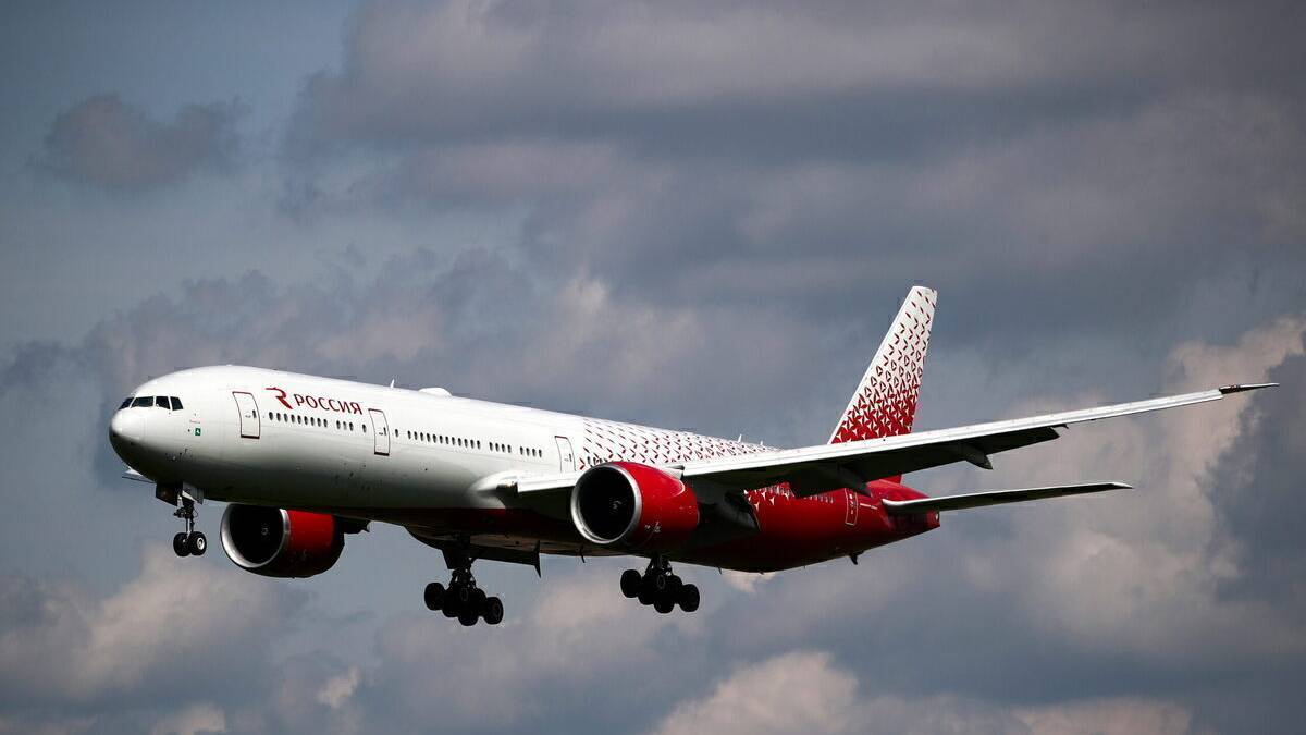 Rossiya Boeing 777 Experiences Engine Issues Landing In Moscow