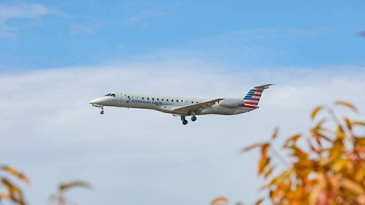 Smoke In Cabin Prompts Envoy ERJ145 Diversion To Louisiana