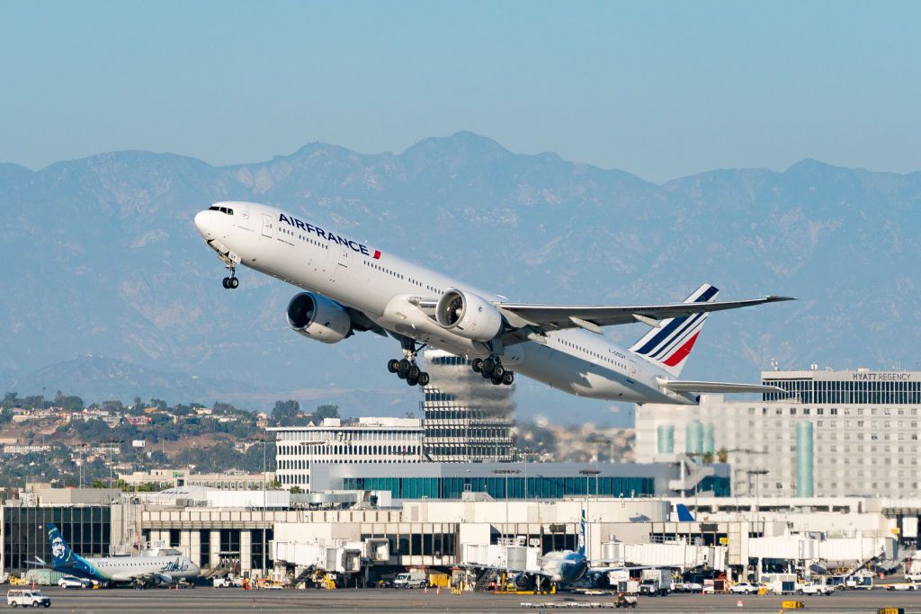 Nice: One-Stop US-Dubai Returns Around $400 Throughout November