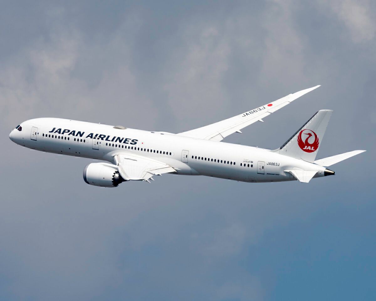 Japan-Airlines-Boeing-787-9-