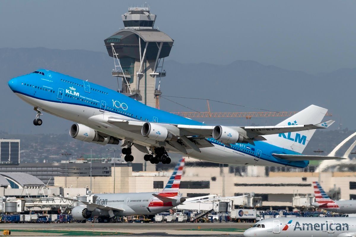 Why Do Airliners Rarely Use Full Thrust On Takeoff?