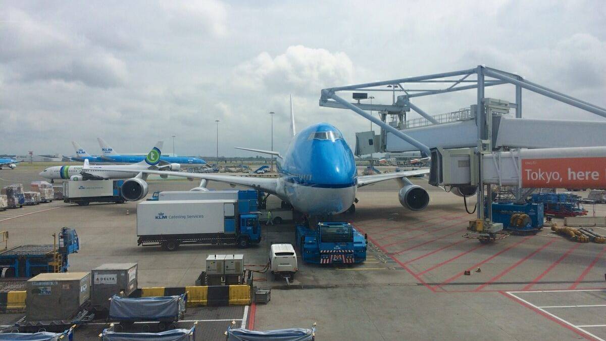 Do Any Airports Still Have Over Wing Jet Bridges?