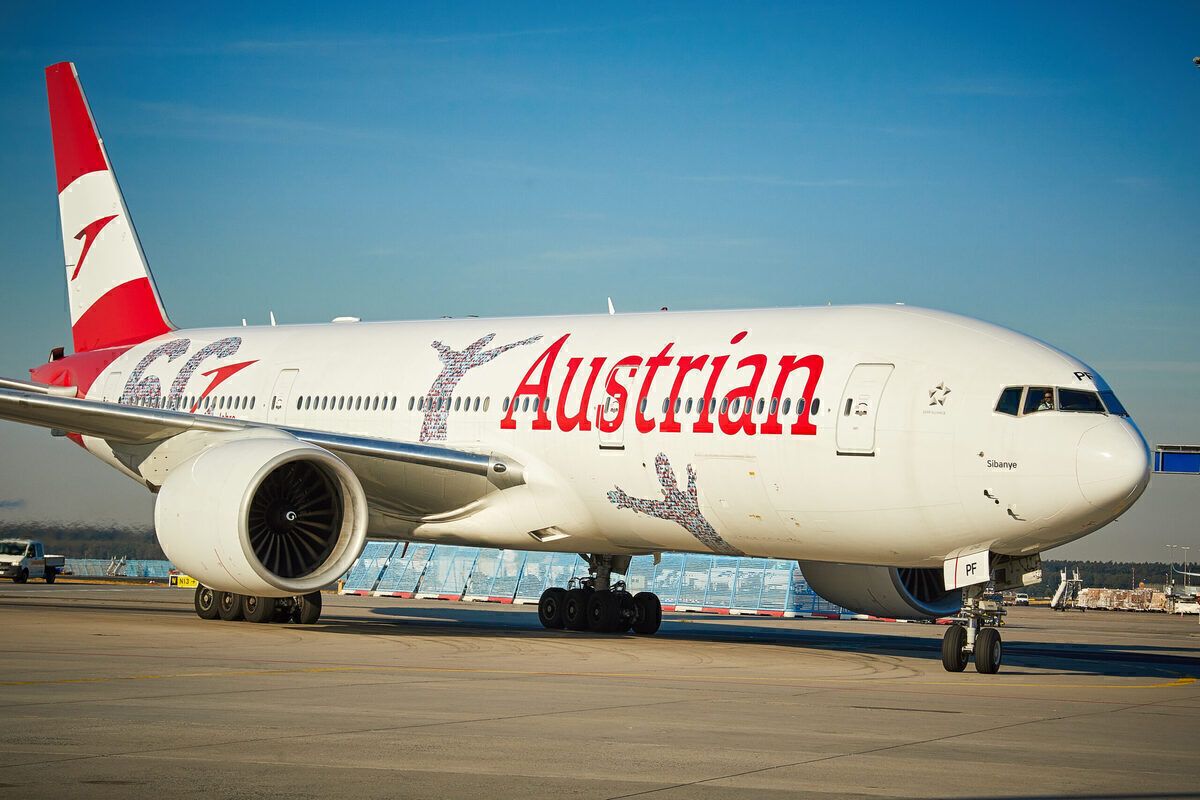 Austrian Airlines Boeing 777-200ER With Sharkskin Enters Into Commercial Service