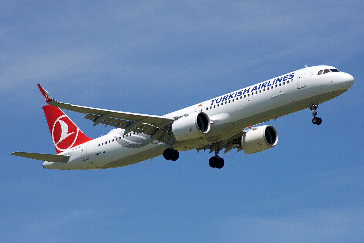 Hard Landing Strands Turkish Airlines Airbus A321neo In Hanover