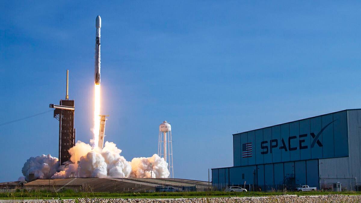 SpaceX Reveals Plans To Connect Aircraft To Starlink