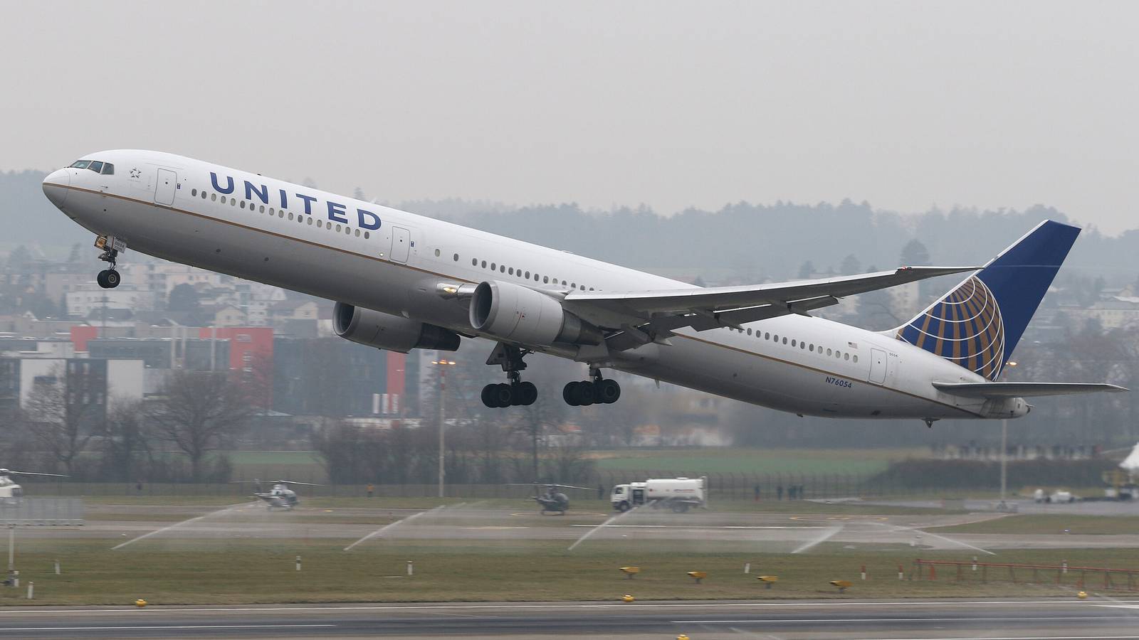 United To Bring Back Boeing 767-400ERs Amid 777 Groundings