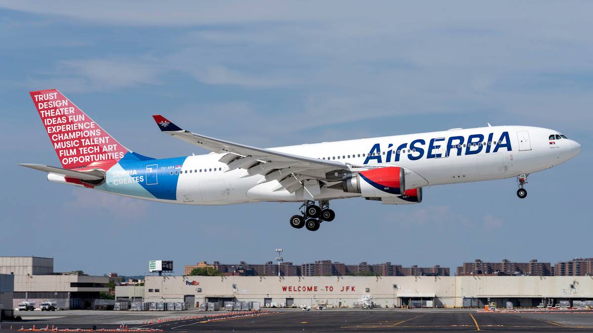 Serbia's President Wants Moscow Flight Schedule Cut