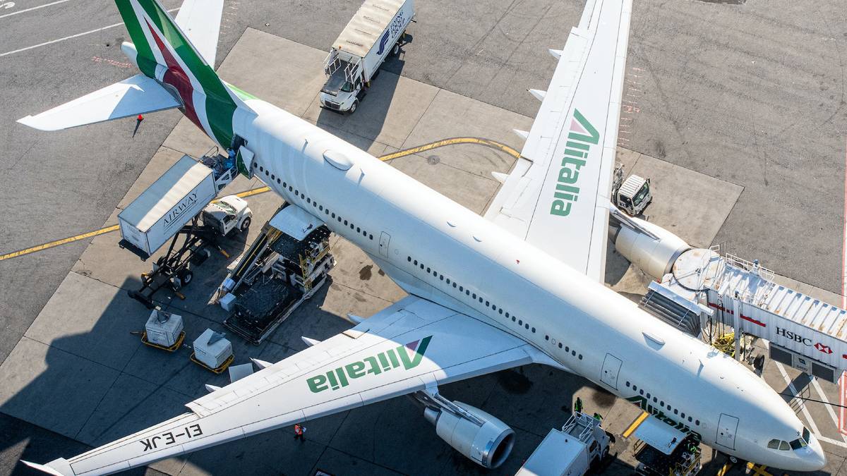 New Alitalia Runs Into Headwinds From EU Over Slots
