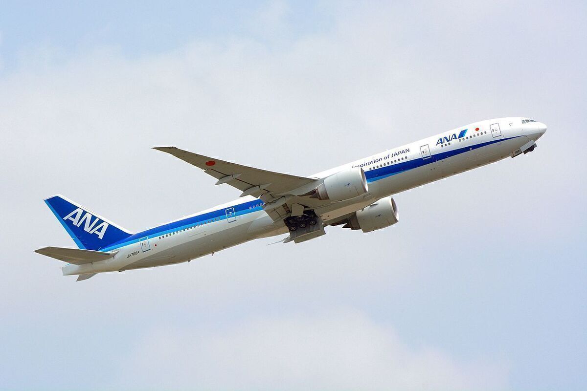 ANA Boeing 777-300ER Diverts To Vancouver Over Engine Issue