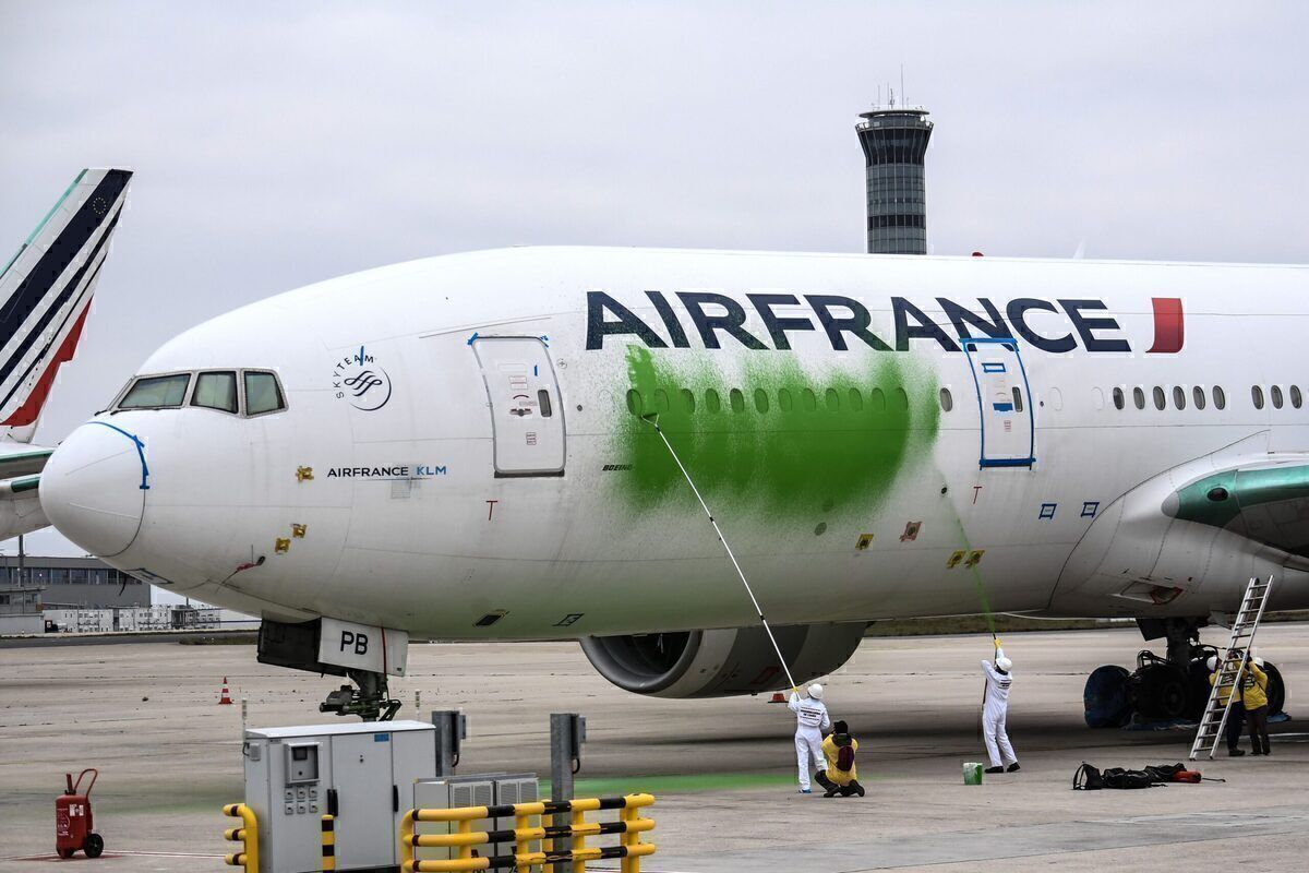 Air France 777 Vandalized At Paris Airport