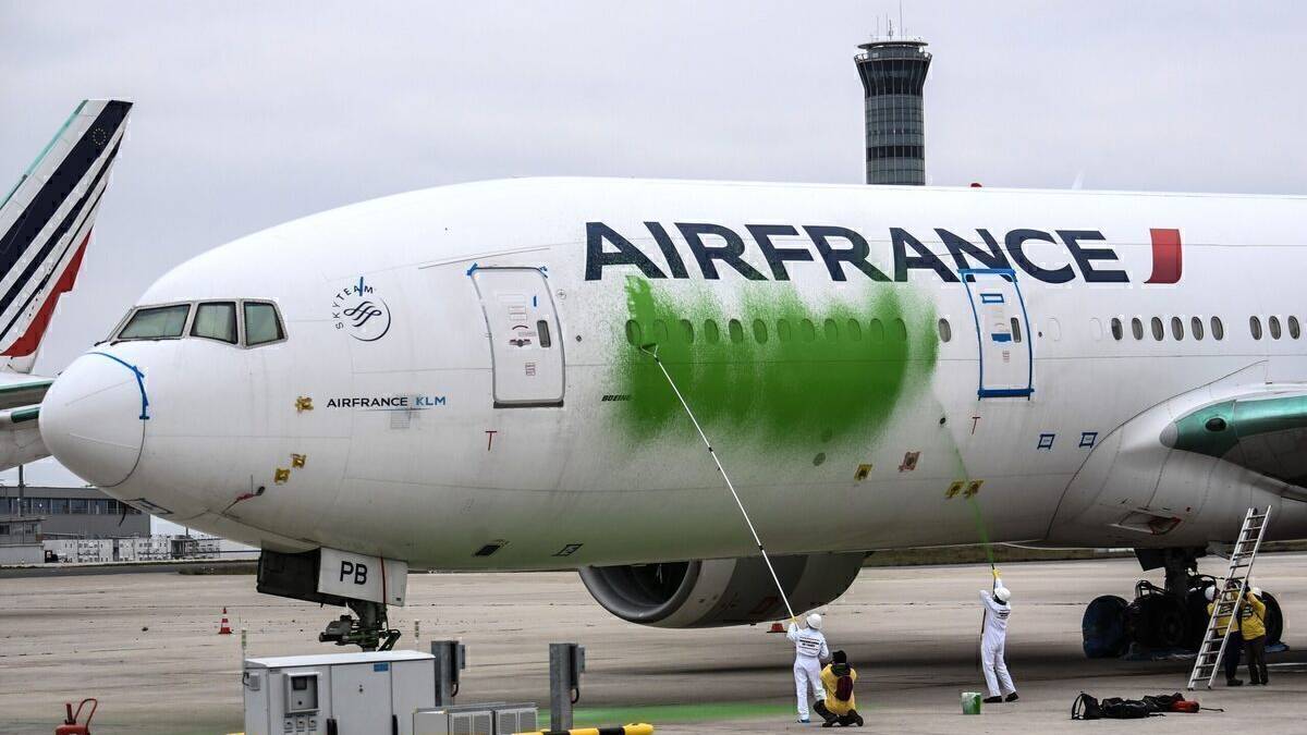 Breaking: Air France 777 Vandalized At Paris Airport