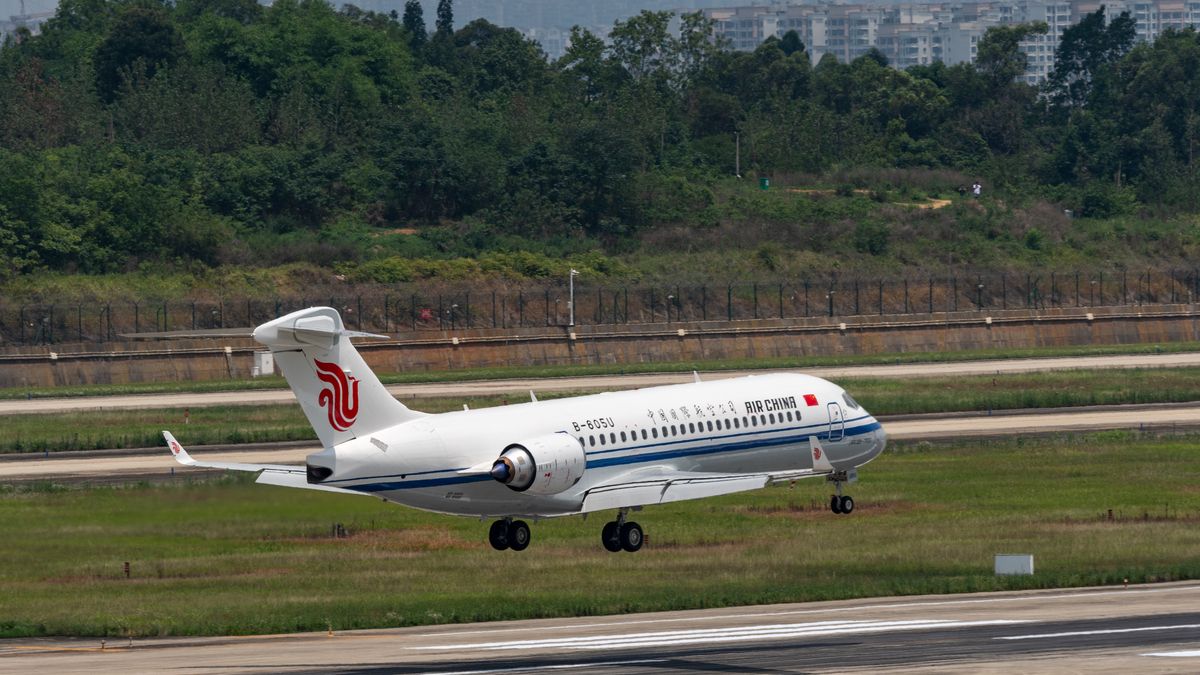 成都航空 ARJ21 タグ 中国語 COMAC MD-90 DC-9 成都航空 ARJ21 タグ
