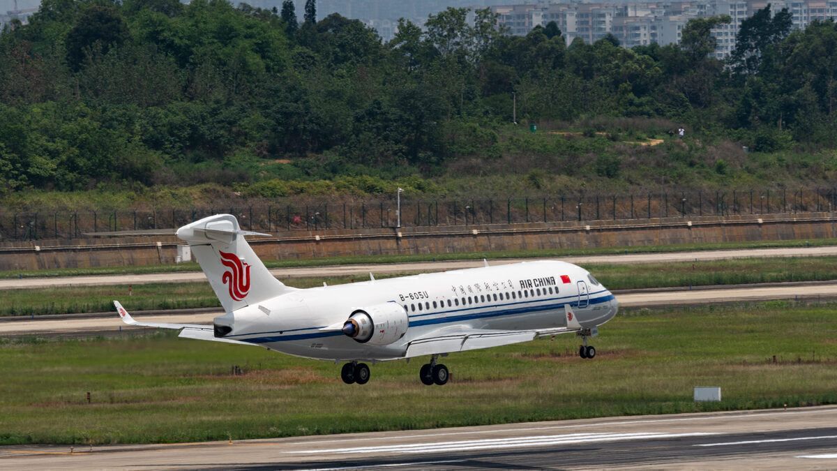 Air China Receives Fourth COMAC ARJ21