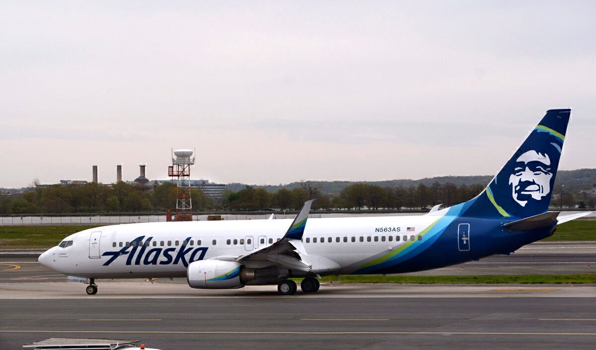 Alaska Airlines Moves Forward With Boeing 737 Cabin Retrofits
