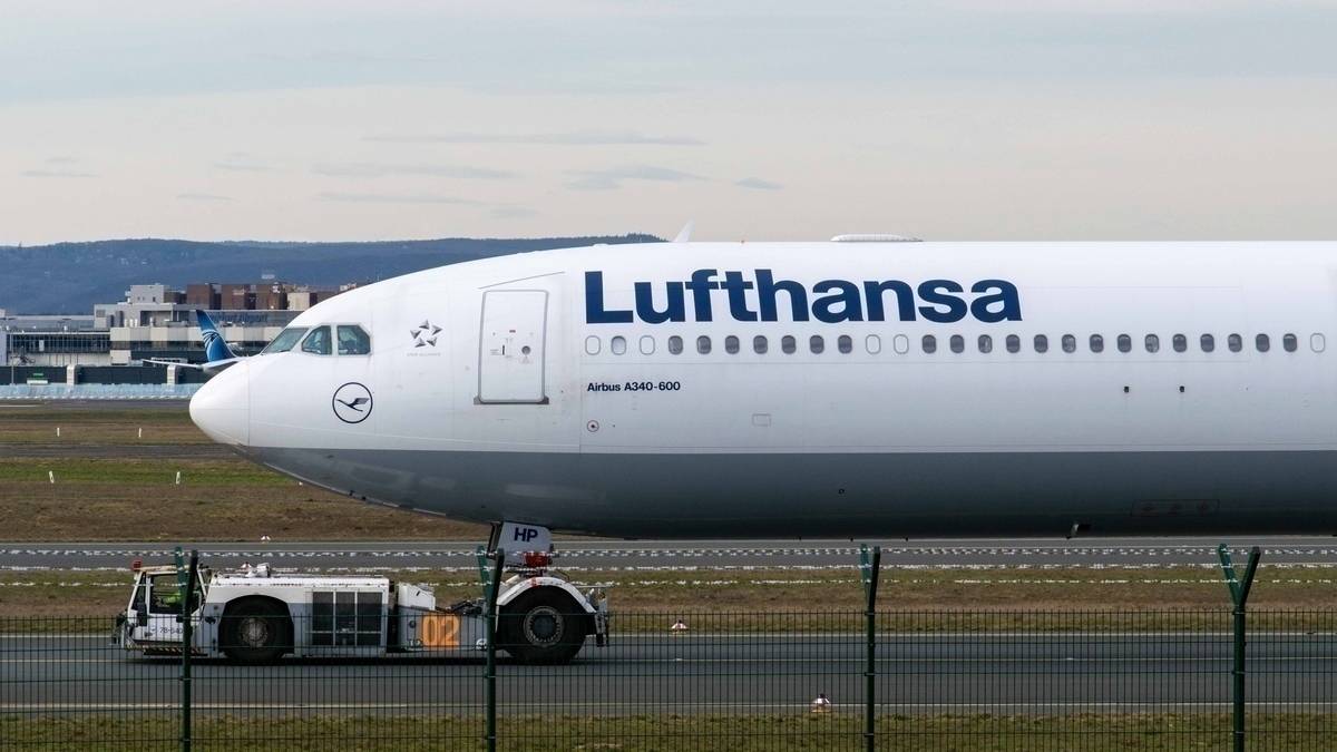 What Are The Dark Boxes Seen On Aircraft Around The Doors?