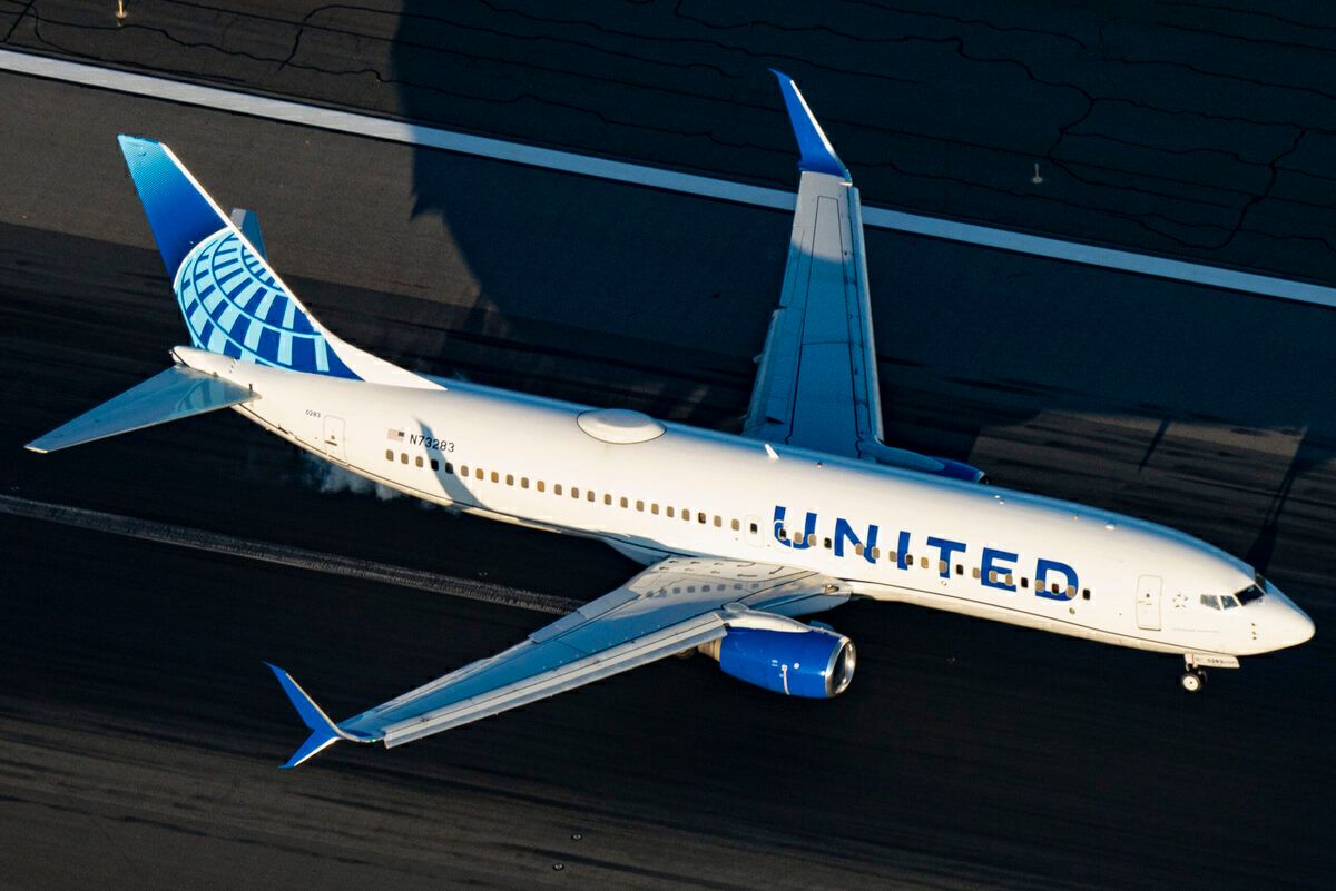 United Flight Diverts As Unruly Passenger Reportedly Injures Others
