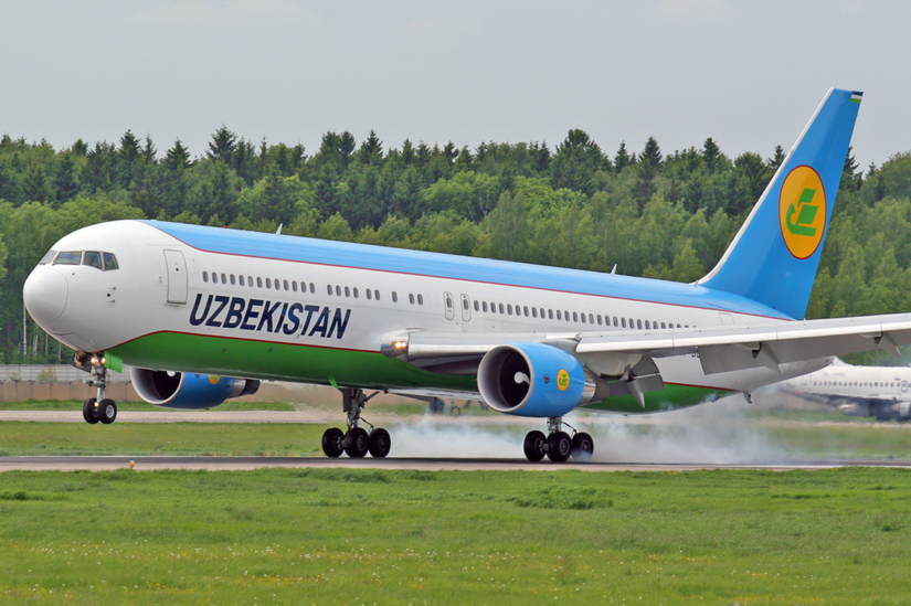 Uzbekistan Airways 767 touching down
