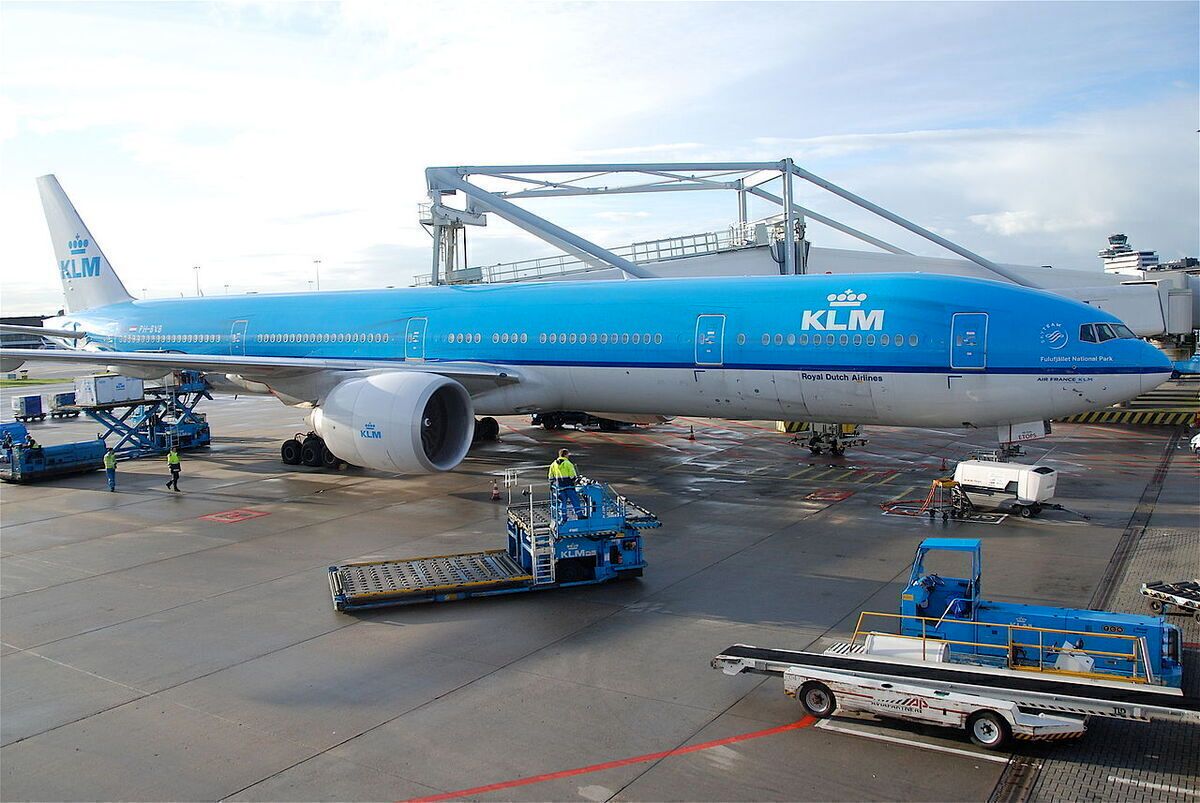 Brand New KLM Boeing 777 Damaged By Jetbridge During Pushback