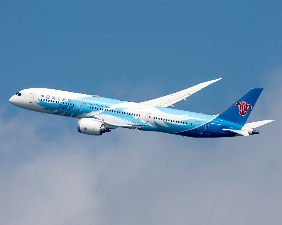 ALC Delivers Two Boeing 787-9 Dreamliners To China Southern