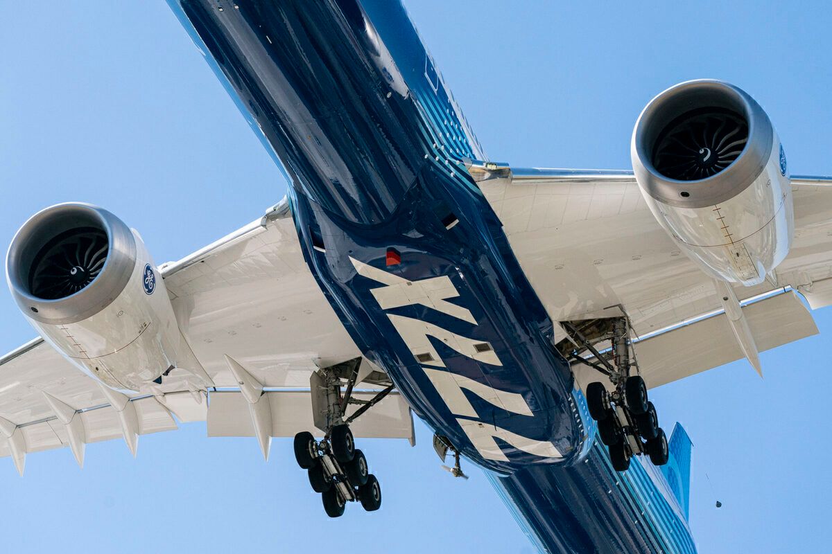 The Boeing 777X - The New Twin Engined Jumbo Coming Soon