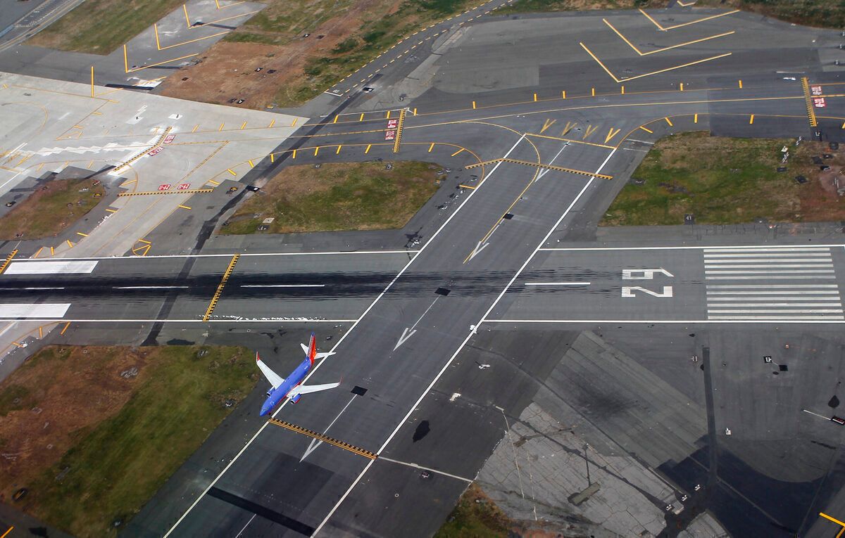 Newark Will Spend The Next Year Refurbishing Its Main Landing Runway